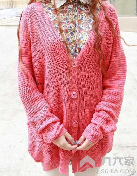 春季粉红色针织开衫搭配俏皮又甜美